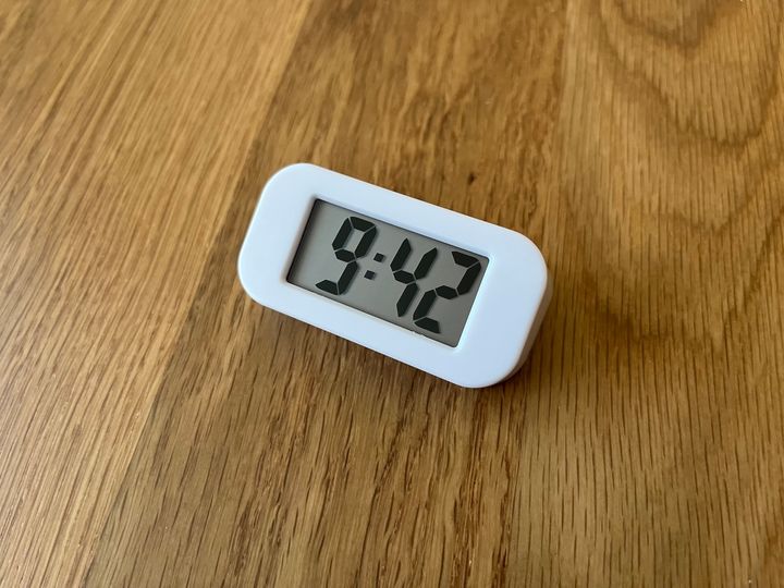 【100均】置き時計を5個買ってみた！ダイソー・セリア・キャン★ドゥの売り場を調査