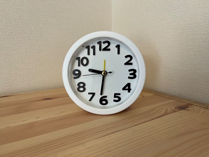 【100均】置き時計を5個買ってみた！ダイソー・セリア・キャン★ドゥの売り場を調査