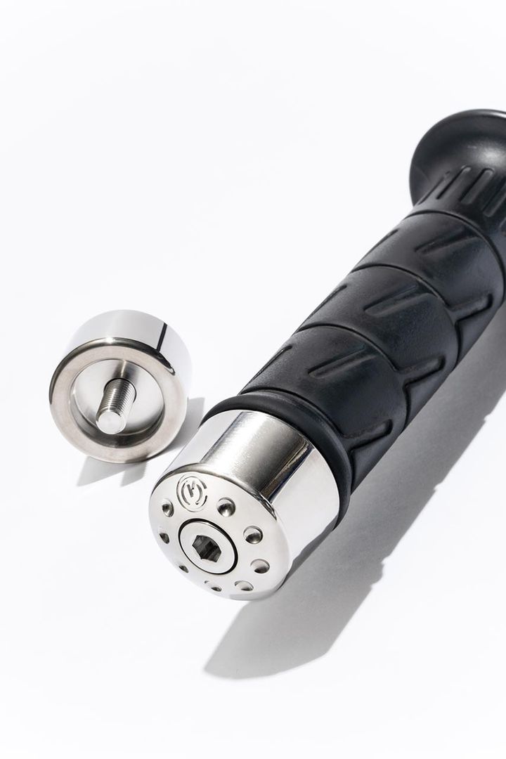 【カワサキ Z900RS】DBTデザインのチタンパーツでさりげなくドレスアップ【モトコルセ 好きだからこだわりたい】