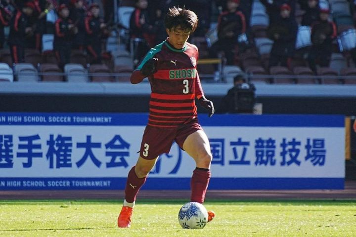 画像: パスを供給する西村（写真 浅野凜太郎）