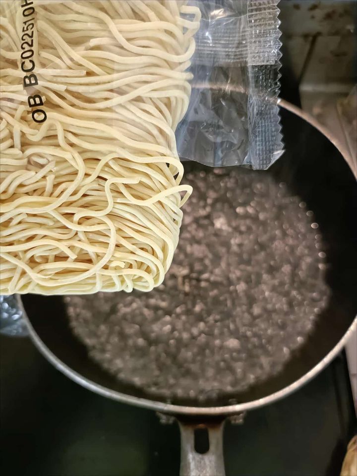 無印良品「生麺を熟成乾燥させたラーメン 魚介香味みそ」