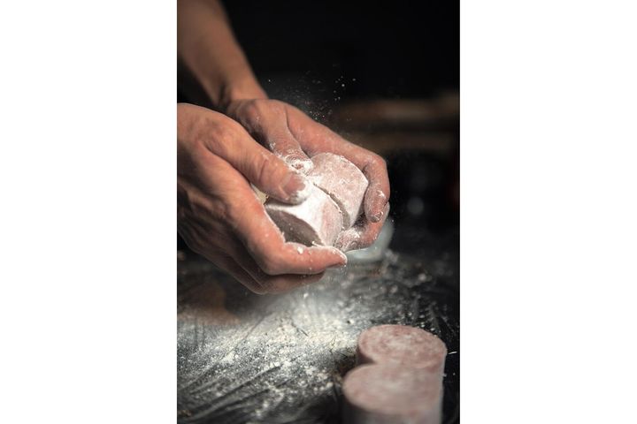 薄力粉と卵を薄くつける