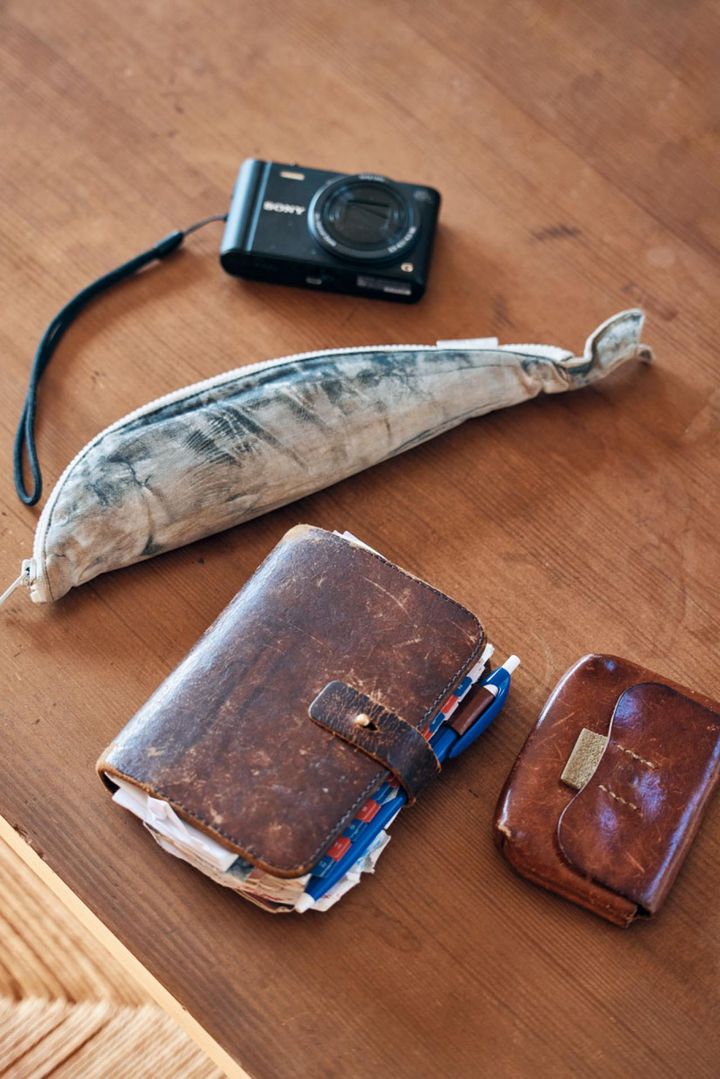 「妄想工作所」のほっケース(ホッケ型ペンケース)（左中央）