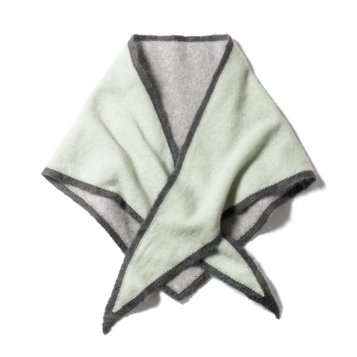 ストール¥27,500／アソース メレ（アイネックス）