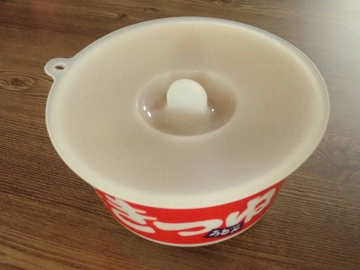 DAISO(ダイソー)：繰り返し使えて環境にやさしいシリコーン蓋 14cm