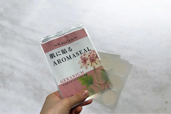 女性の揺らぎに寄り添う「肌に貼るアロマシール」登場！AI活用など今後の展開にも注目