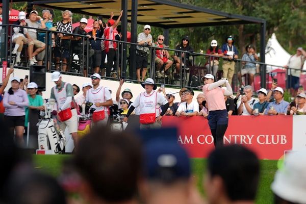 ZEROFIT、西郷真央選手とスポンサー契約。インスパイラルグローブが正式パートナーに