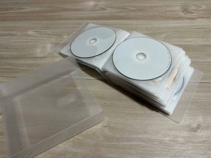 DAISO(ダイソー)：CD・DVDホルダー36ポケット
