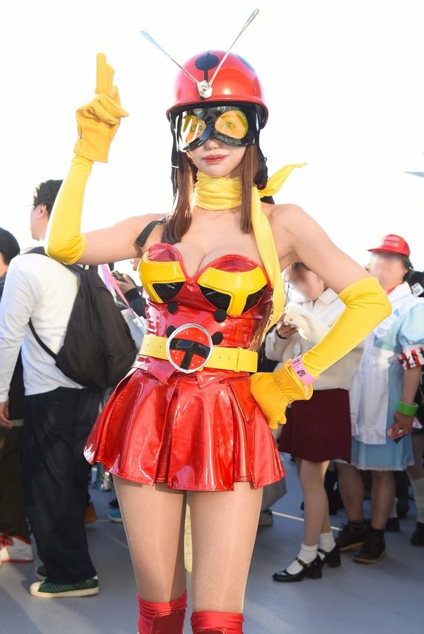 「東島丹三郎は仮面ライダーになりたい」岡田ユリコ(電波人間タックル)／かえるちゃんさん 撮影：ソムタム田井