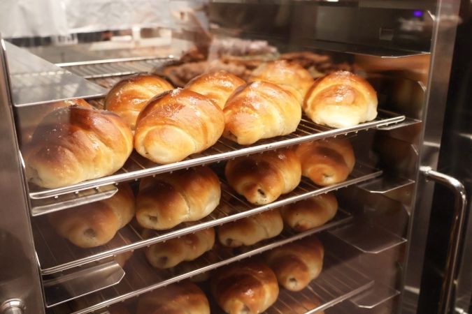 TRUFFLE mini博多駅店 焼きたてパン