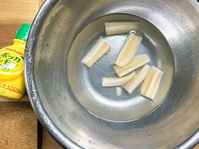 レンコンの穴が黒い…これって食べても大丈夫？正しい洗い方を調べてみた。