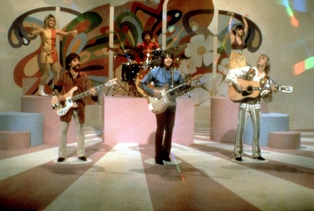 架空のヘビーメタルバンドの全米ツアーの模様をモキュメンタリー調で描いたライナー監督のデビュー作『スパイナル・タップ』 [c]Courtesy Everett Collection