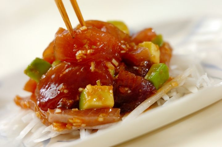 カツオとアボカドのユッケの作り方2