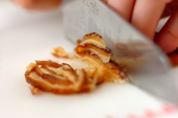 干しシイタケと豆腐のスープの下準備1