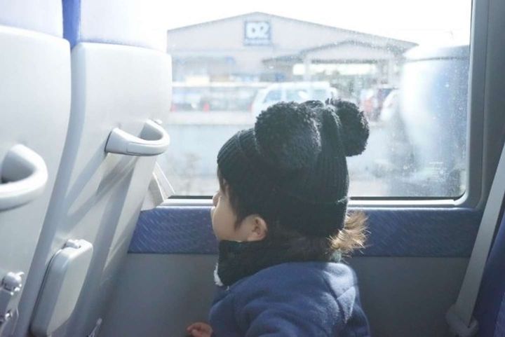 バスツアーでの思い出（画像はphotoAC）