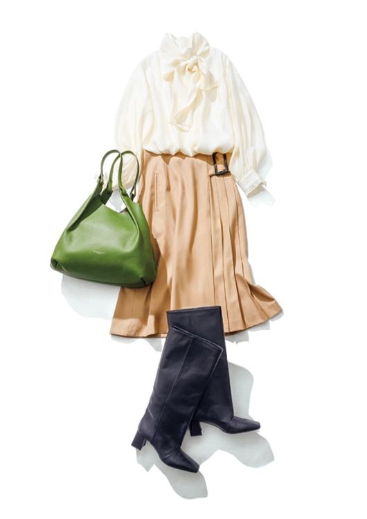 【毎日コーデ】内勤の日はプリーツスカートで女度を上げて