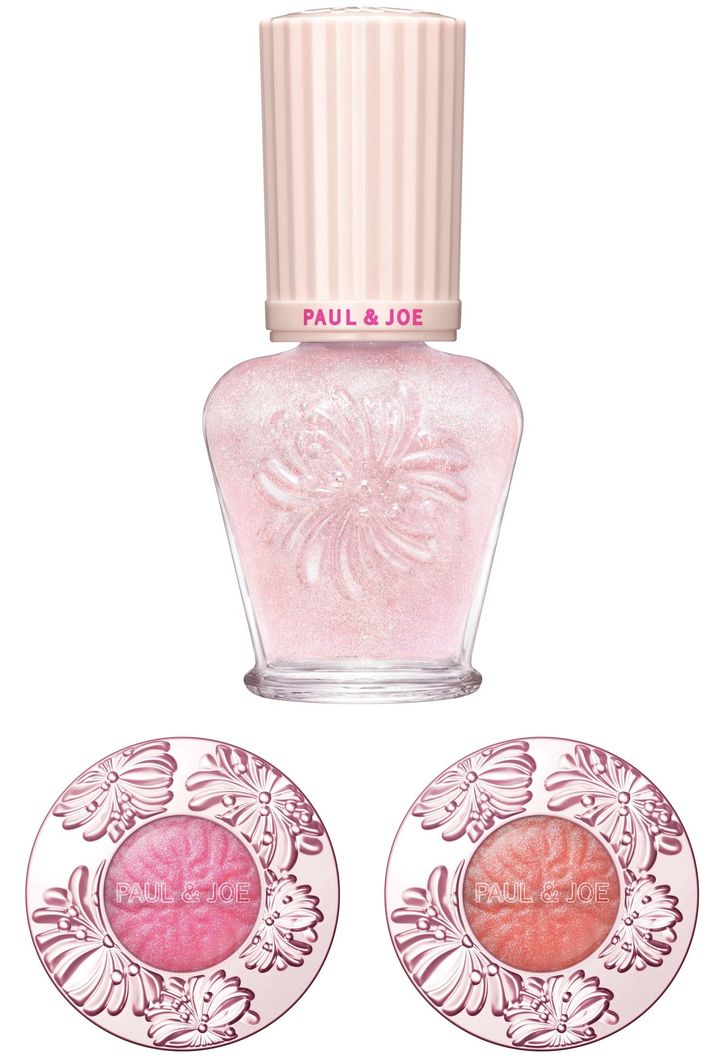 〈上〉スパークリング プライマー S 002 ￥2,200 〈下左から〉シマリング アイカラー 001、002 各￥2,970（すべて2月1日より限定発売）