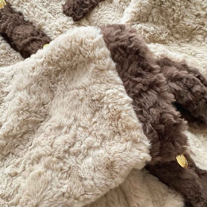 画像: ふわふわファーと裏地付きでしっかり暖かい