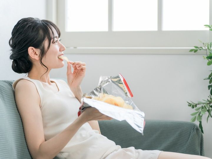 東京都在住・30歳女性が実家暮らしを選ぶ理由とは？ All About ニュース編集部が実施した「実家暮らし」に関する調査から、現在実家暮らしをしている人の生活費や将来の計画などを紹介します。