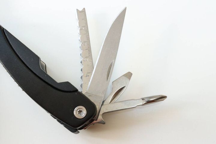 ダイソーのマルチツール（14in1）の右側