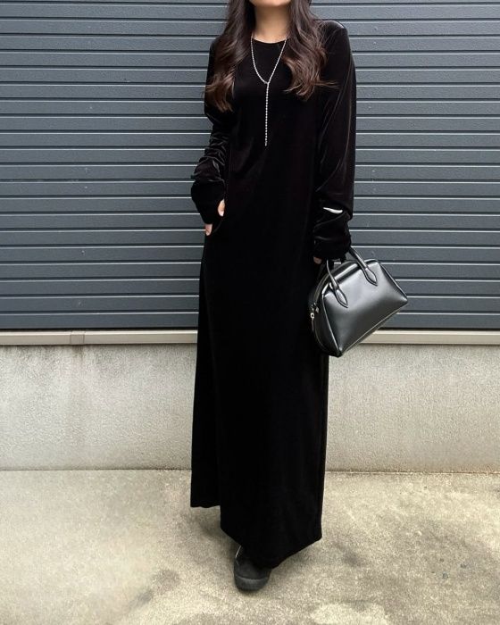 しまむら「ベロアワンピース」