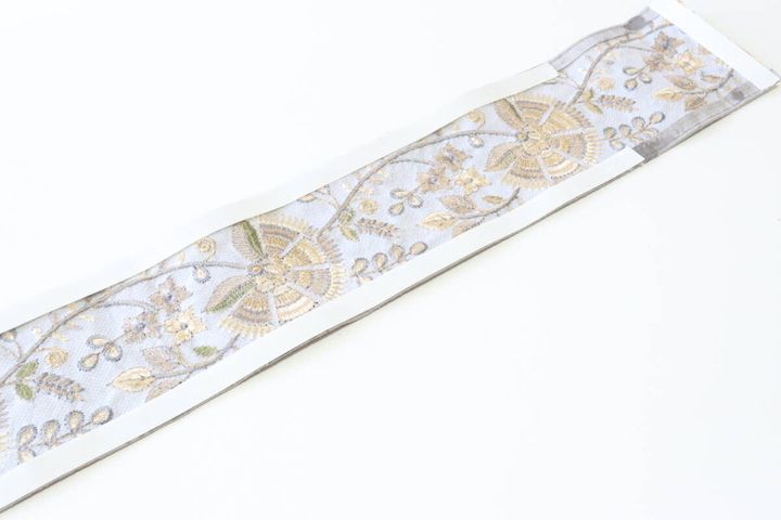 インド刺繍リボン 両面テープ貼り付け