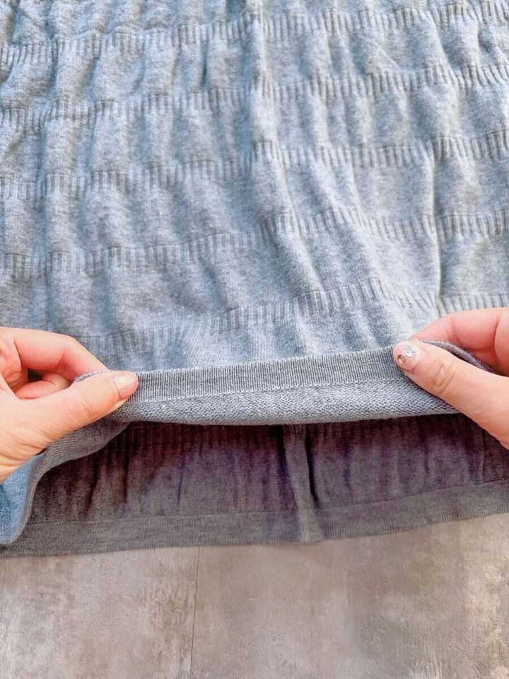 cocaシャーリングニットスカート グレーの生地感