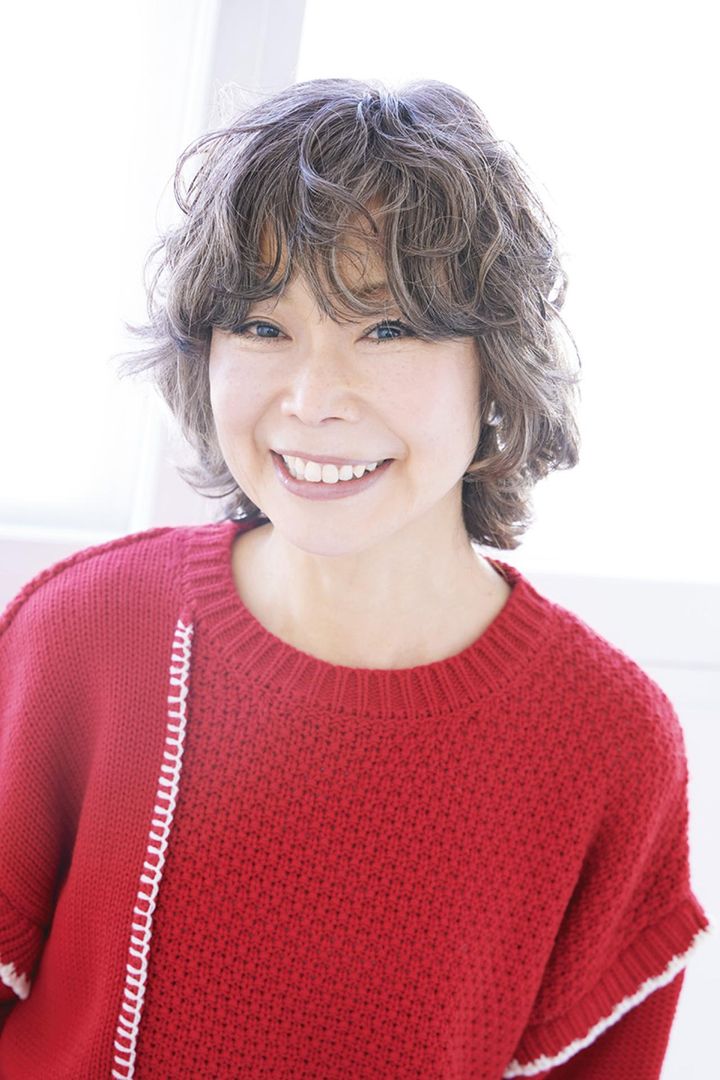 ニット4950円／コーエン イヤリング1万1000円／アビステ