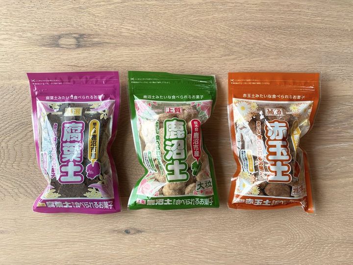本当に食べられるの！？戸惑いを隠せない鹿沼土をモチーフにした歴史ある養蜂園の土クッキー【旅するデザイナーがおすすめするお土産たち！】