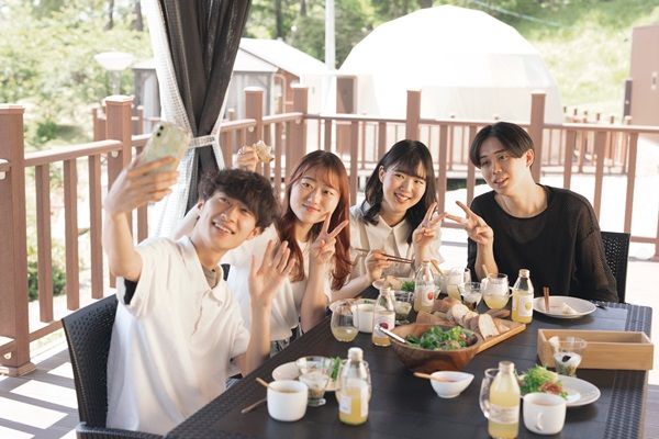 【長野県飯島町】グランピング施設「アルプスBASE」に「季節限定いちご狩りプラン」「学割プラン」登場