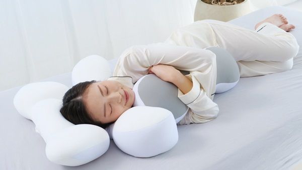 横向き寝に特化した枕「睡速1.0 SIDE-X」登場！Makuakeで完売した睡速シリーズ最新作
