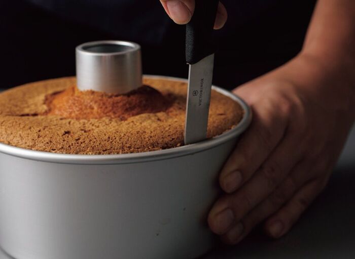 【オイルなし】ふわっふわ！本当に美味しい「プレーンシフォンケーキ」の作り方。卵のコクとホワイトチョコレートのミルキーな味わいです