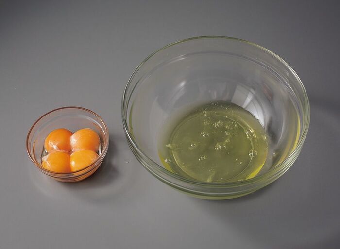 【オイルなし】ふわっふわ！本当に美味しい「プレーンシフォンケーキ」の作り方。卵のコクとホワイトチョコレートのミルキーな味わいです