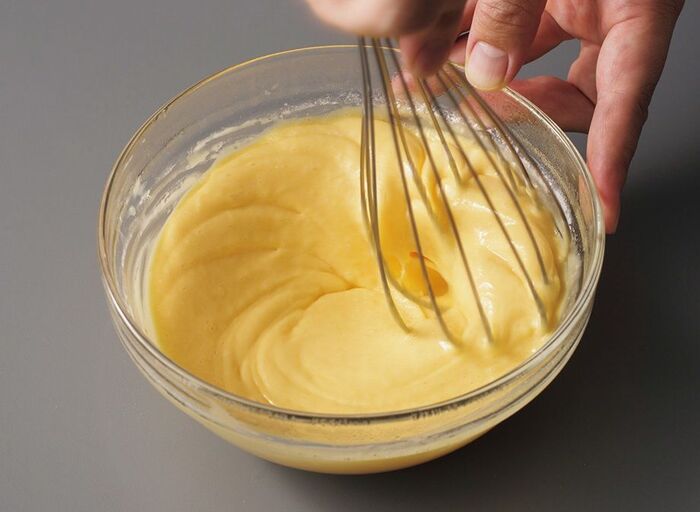 【オイルなし】ふわっふわ！本当に美味しい「プレーンシフォンケーキ」の作り方。卵のコクとホワイトチョコレートのミルキーな味わいです