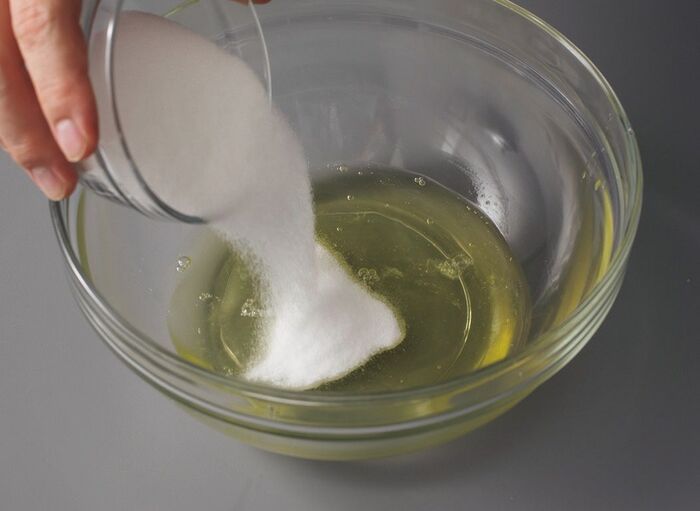 【オイルなし】ふわっふわ！本当に美味しい「プレーンシフォンケーキ」の作り方。卵のコクとホワイトチョコレートのミルキーな味わいです