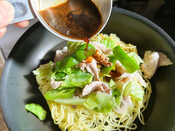 「焼きそばの麺はほぐしません！」達人が教える