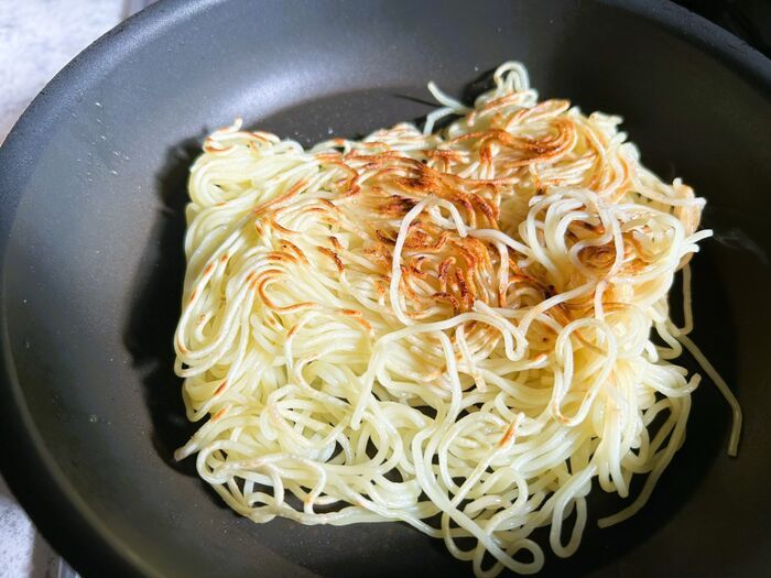 「焼きそばの麺はほぐしません！」達人が教える