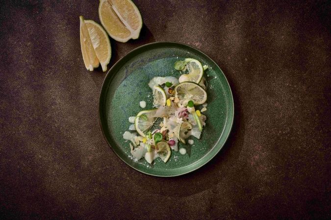 GRANADA SUITE on A TABLE（グラナダスィート オン ア ターブル）里山レモンと鮮魚のカルパッチョ