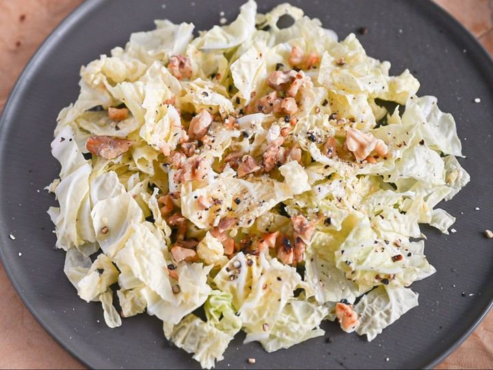 切ってかけるだけ！白菜とくるみのレモンドレッシングサラダ
