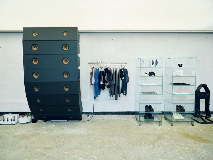 アーティストのerika coxが制作したスピーカー