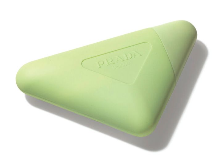 プラダ ハンド トリプルケア ハンドクリーム8030円（プラダ ビューティ）