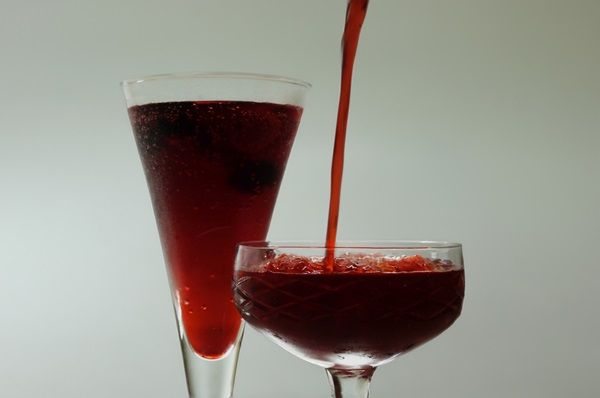 ウォッカ×日本酒ベースの低アルコールリキュール「Lilight Raspberry」発売！