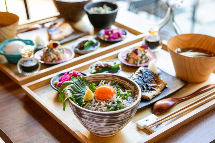 鎌倉の古民家で朝ごはん♪定食屋「大まちや」で迎える穏やかな朝
