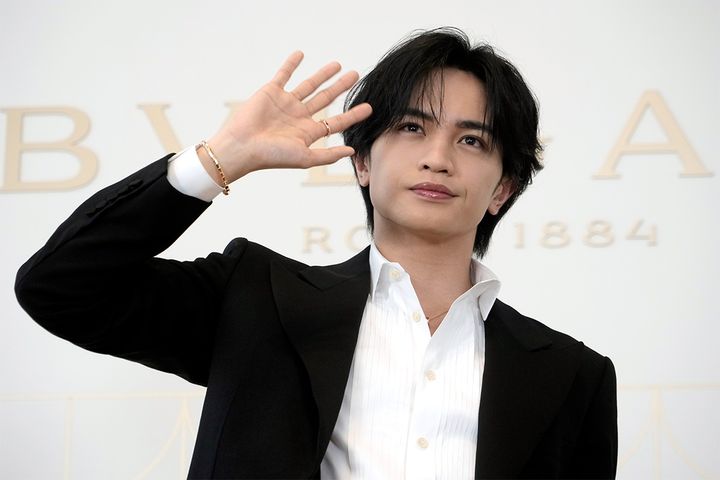 イタリアの高級ブランド「ブルガリ」のアンバサダーに就任した中島健人さん（2026年1月9日、時事通信フォト）