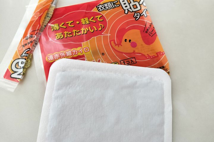 「貼るカイロ」を貼るべき場所は？