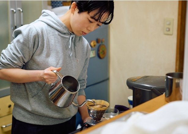 雅代さんも世界の農園を巡り、豆を見極める力を身に付けた