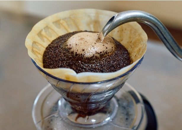 ドリッパーは安定感のある「ハリオV60」。凝縮された風味が花ひらく