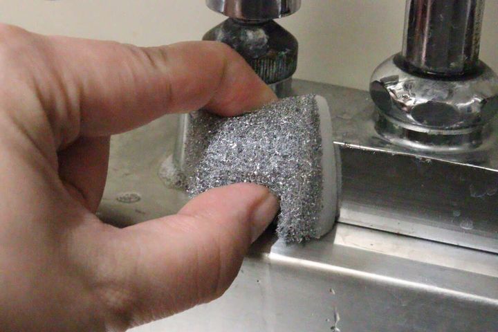 ダイソーのシンクお掃除シート＋メラミン（落ち落ちV）のメラミン面