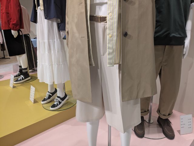 ハーフパンツを着たマネキン