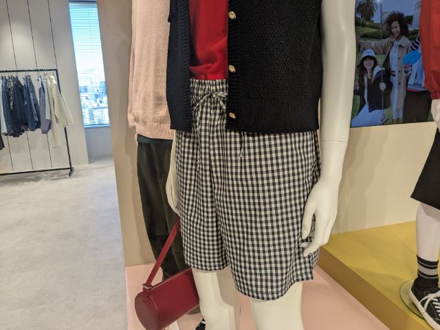 ショートを着たマネキン